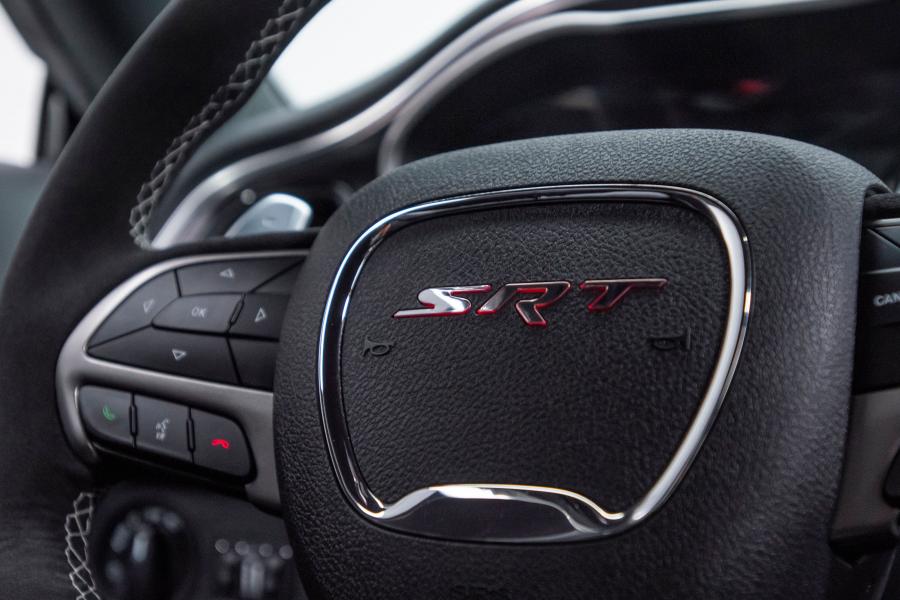 Детали интерьера Dodge Challenger SRT Demon (LC, 0945 of 3300) 2018 года  (фото 62 из 109)